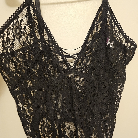 Adore Me Stretchy black lack one piece lingerie with attached adjustable garters - Picture 11 of 12